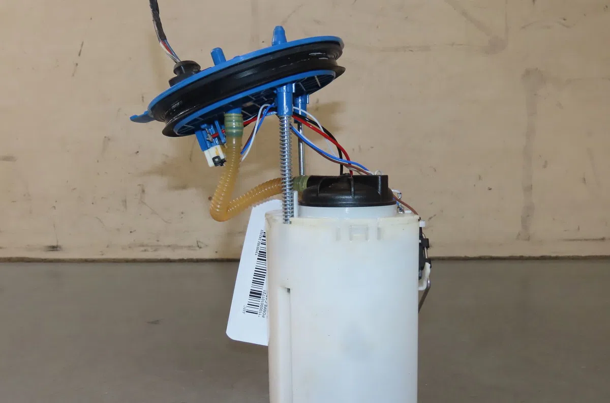 Pompe à carburant immergée Volkswagen TAIGO (CS1) 1.5 tsi (2021) occasion