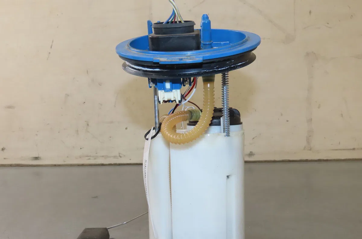 Pompe à carburant immergée Volkswagen TAIGO (CS1) 1.5 tsi (2021) occasion