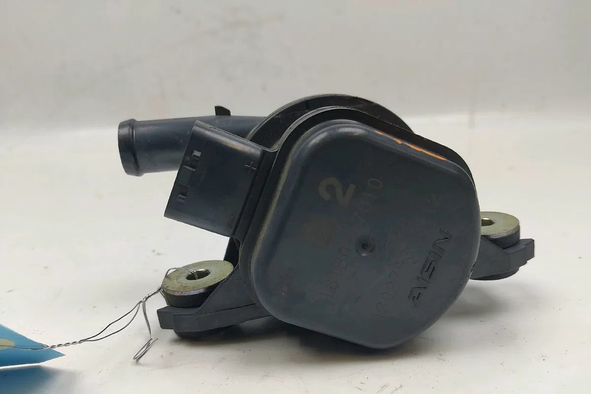 Pompe a eau Toyota AURIS (_E18_) 1.2 (nre185_) (2015-2018) occasion