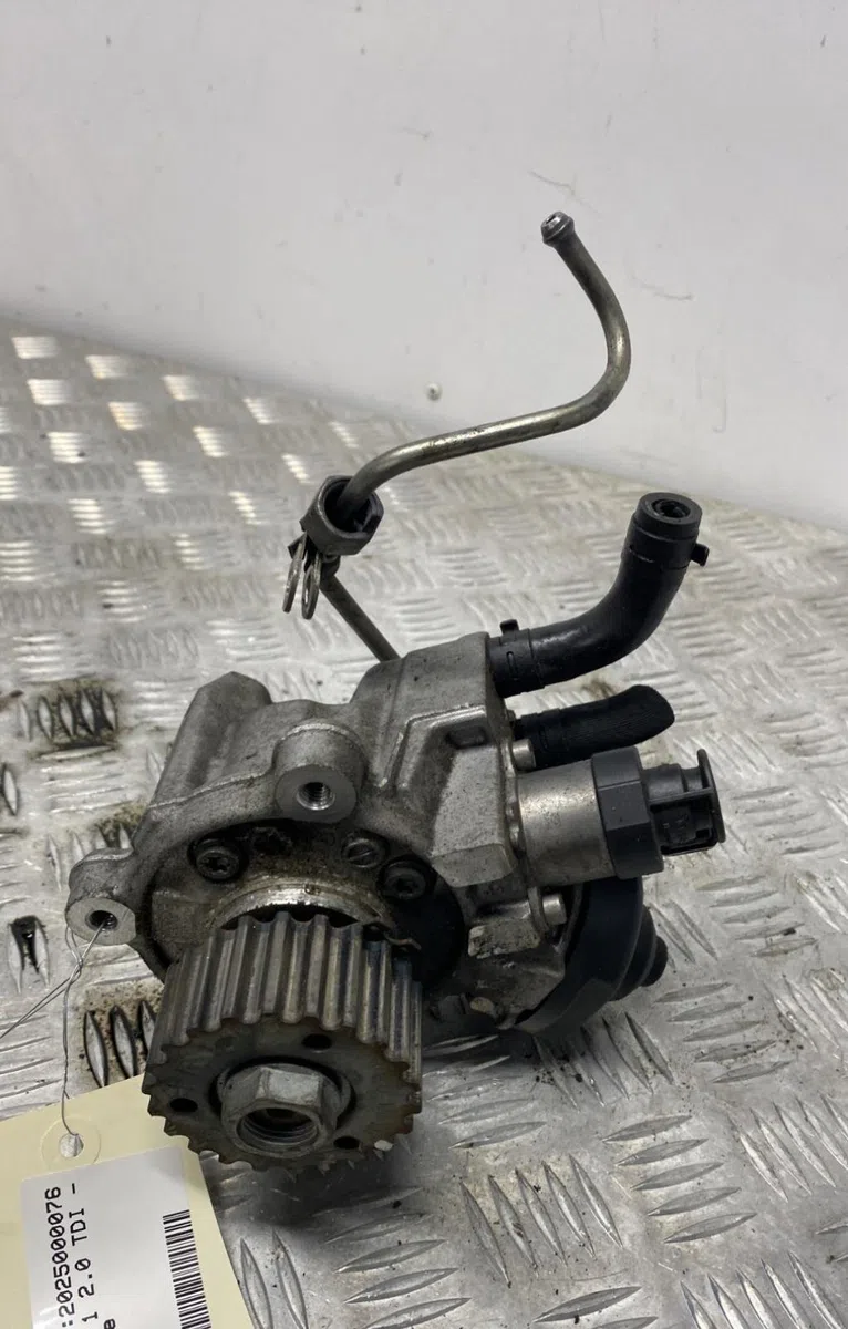 Pompe a huile VOLKSWAGEN GOLF 7 PHASE 1 occasion