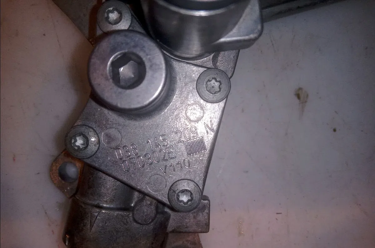 Pompe a vide Audi A4 B7 (8EC) 1.9 tdi (2004-2008) 4 portes occasion
