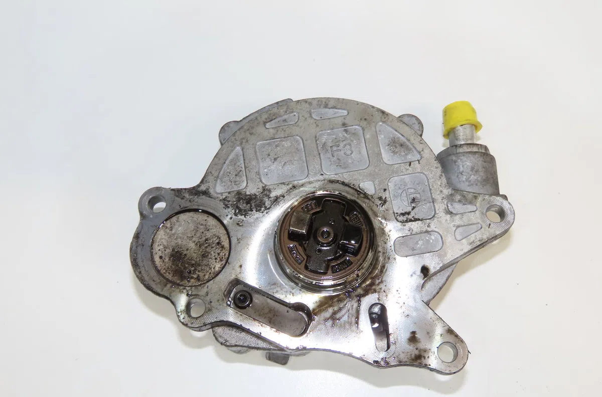 Pompe a vide Audi A4 B8 Avant (8K5) 2.0 tdi (2008-2015) occasion