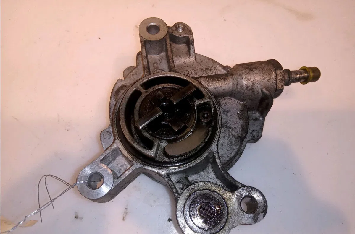 Pompe a vide Ford FOCUS II (DA_, HCP, DP) 2.0 tdci (2004-2008) occasion