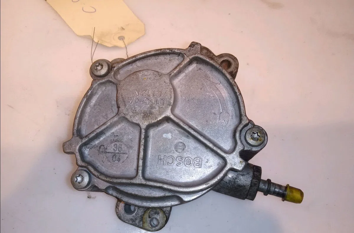 Pompe a vide Ford FOCUS II (DA_, HCP, DP) 2.0 tdci (2004-2008) occasion