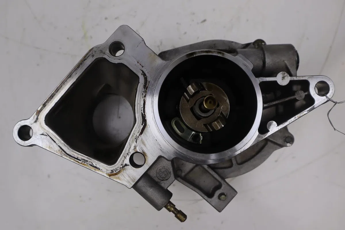 Pompe a vide Ford MONDEO III (B5Y) 2.0 16v tddi - tdci (2000-2007) 5 portes occasion