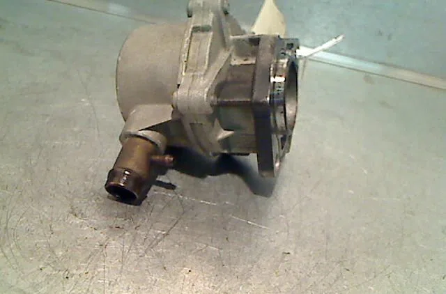 Pompe a vide RENAULT CLIO II Phase 1 03-1998--06-2001 occasion