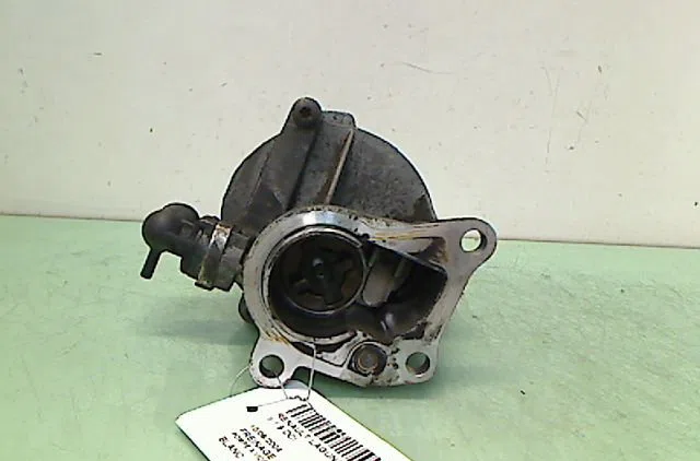 Pompe a vide RENAULT LAGUNA II 2004 occasion