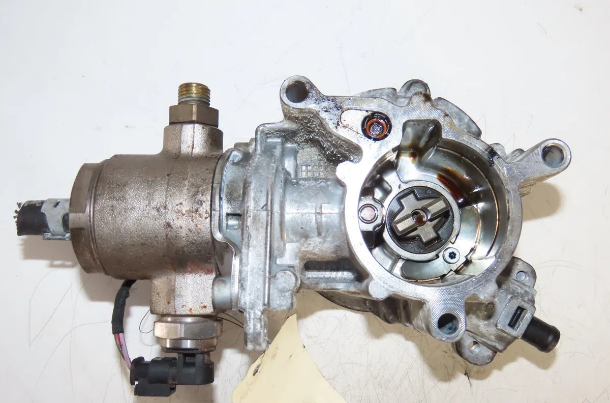 Pompe a vide Volkswagen GOLF VI Décapotable (517) 2.0 gti (2012-2016) occasion