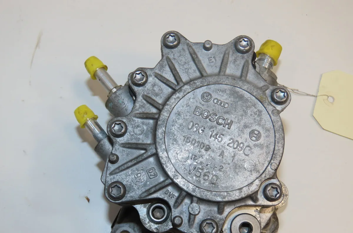 Pompe a vide Volkswagen TOURAN (1T1, 1T2) 2.0 tdi 16v (2003-2010) 5 portes occasion