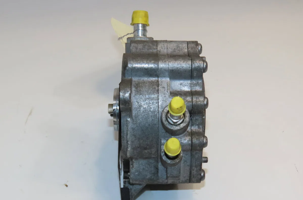 Pompe a vide Volkswagen TOURAN (1T1, 1T2) 2.0 tdi 16v (2003-2010) 5 portes occasion