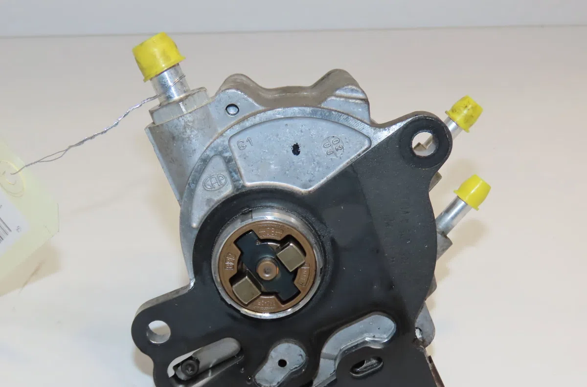 Pompe a vide Volkswagen TOURAN (1T1, 1T2) 2.0 tdi 16v (2003-2010) 5 portes occasion