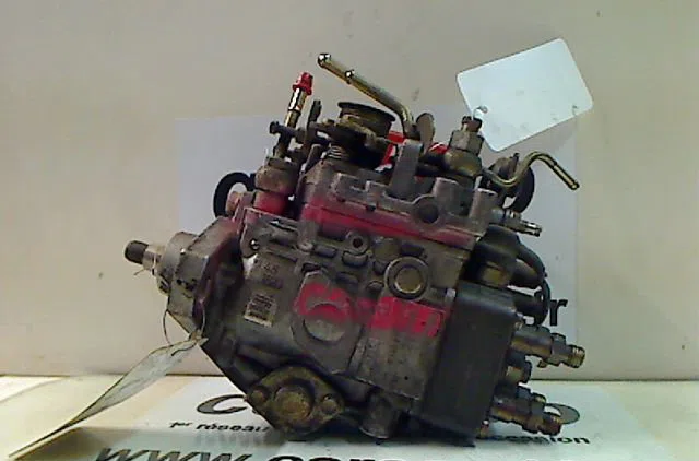 Pompe injection diesel Opel CORSA A 3-5 portes (S83) 1.5 d (f08, m08, f68, m68) (1987-1993) occasion