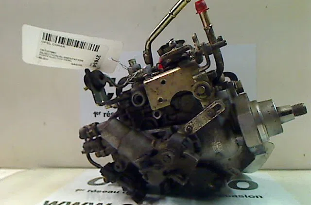 Pompe injection diesel Opel CORSA A 3-5 portes (S83) 1.5 d (f08, m08, f68, m68) (1987-1993) occasion