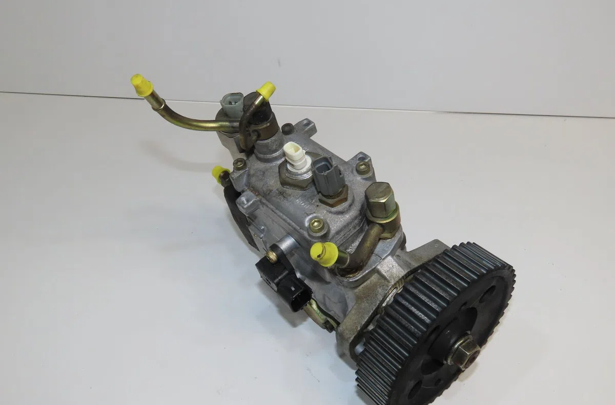 Pompe injection diesel Opel CORSA C (X01) 1.7 dti (f08, f68) (2000-2009) 5 portes occasion