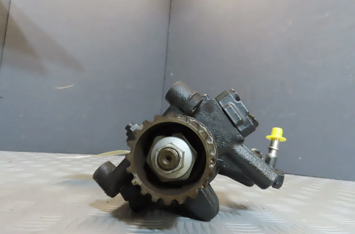 Pompe injection diesel Renault MEGANE CC (EZ0-1_) 1.5 dci (ez09, ez1g, ez0d, ez14) (2010) occasion