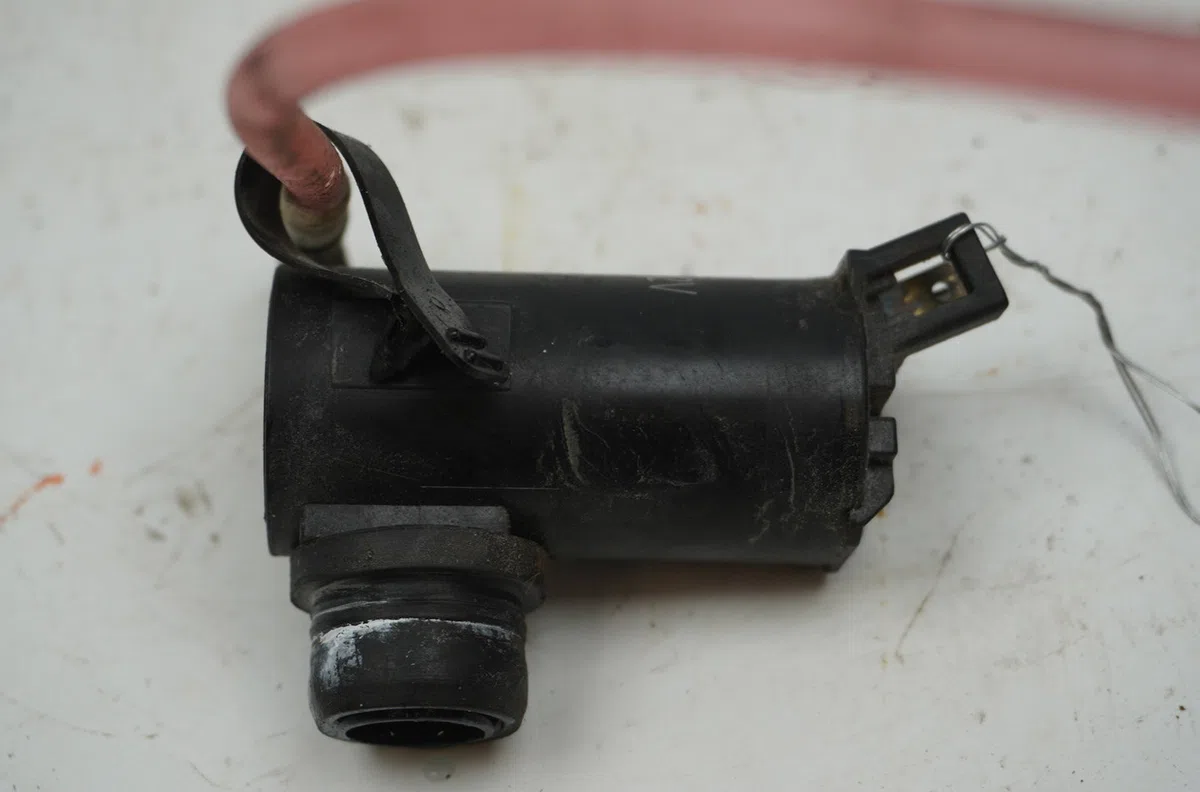 Pompe lave-glace ar Daihatsu SIRION (M1) 1.0 i 4wd (1999-2000) occasion