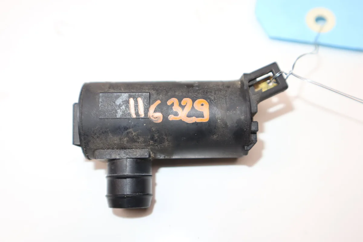 Pompe lave-glace ar Mazda 323 F VI (BJ) 2.0 td (1998-2001) 5 portes occasion