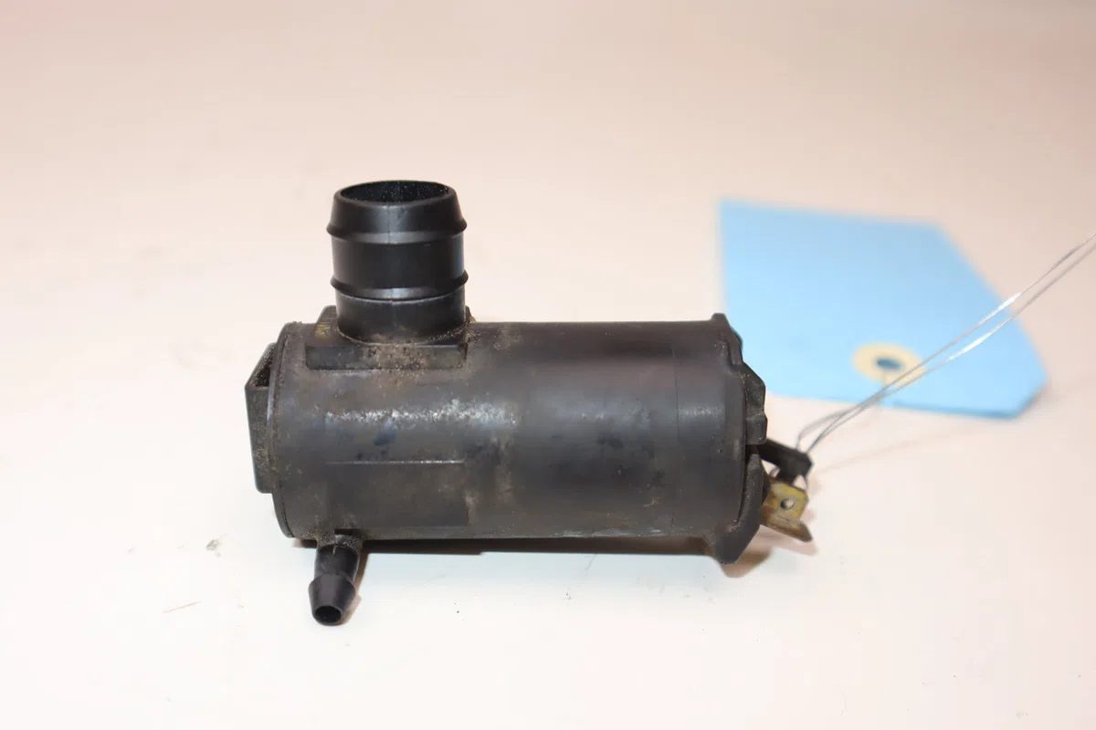Pompe lave-glace ar Mazda 323 F VI (BJ) 2.0 td (1998-2001) 5 portes occasion