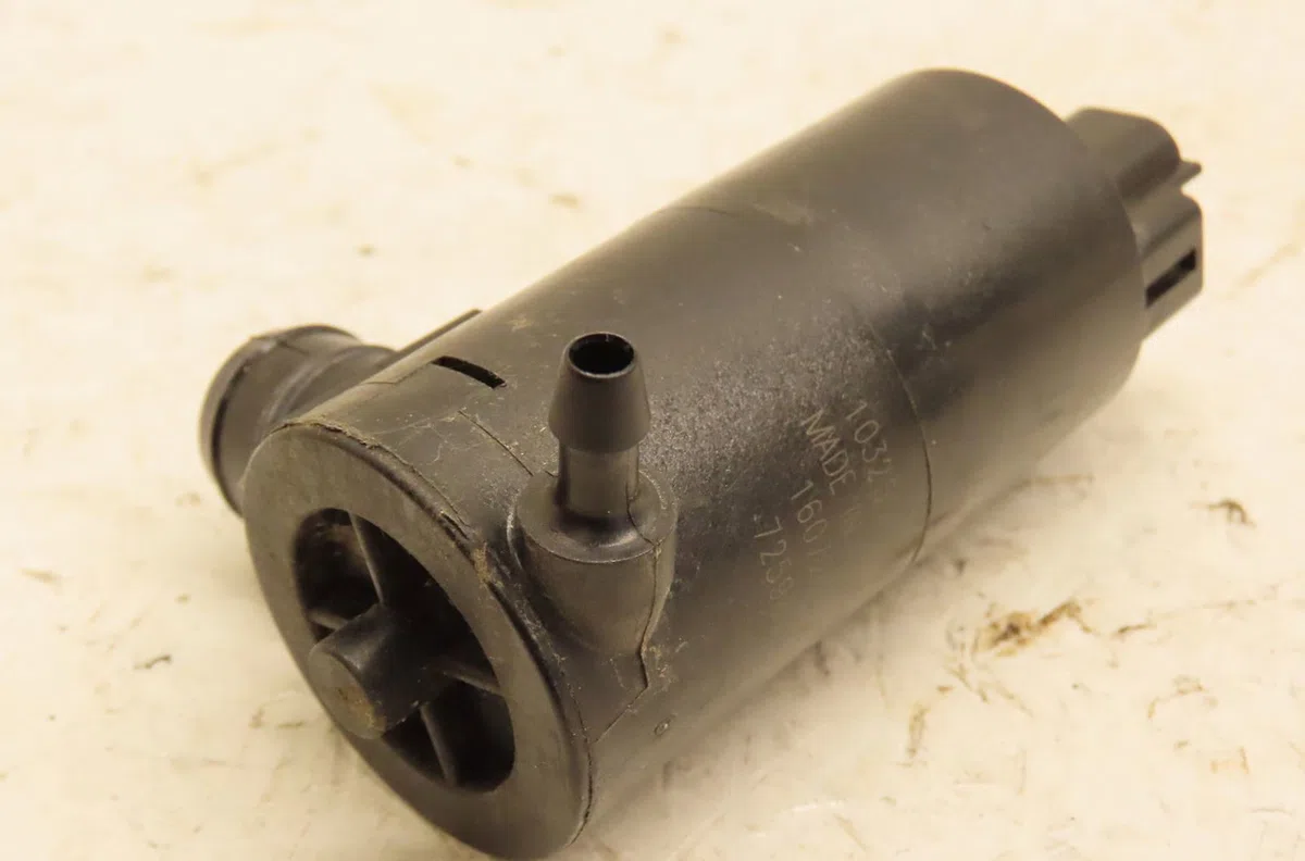Pompe lave-glace ar Toyota AYGO (_B4_) 1.0 (kgb40) (2014) occasion