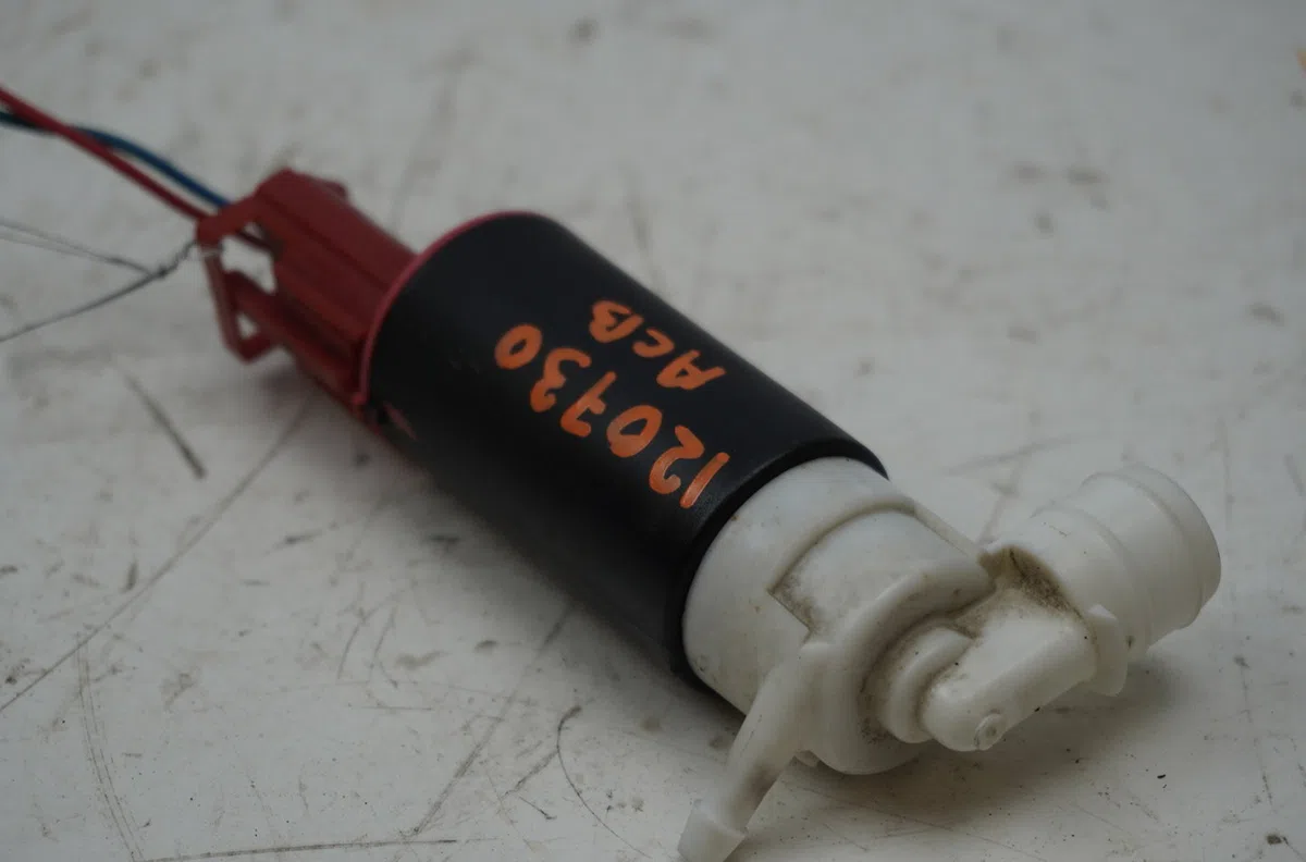 Pompe lave-glace ar Toyota COROLLA Verso (ZER_, ZZE12_, R1_) 2.2 d-4d (aur10_) (2005-2009) 5 portes occasion