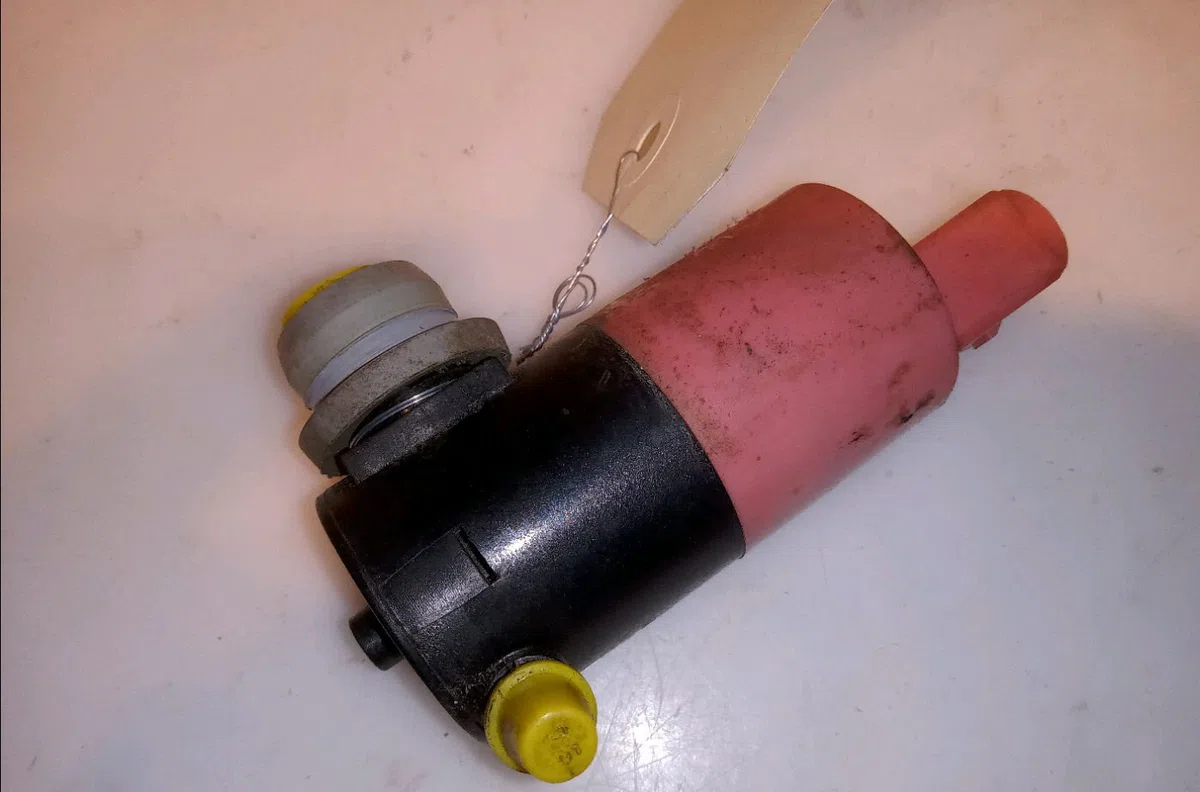 Pompe lave-glace ar Toyota YARIS (_P9_) 1.0 vvt-i (ksp90_) (2005-2011) 5 portes occasion