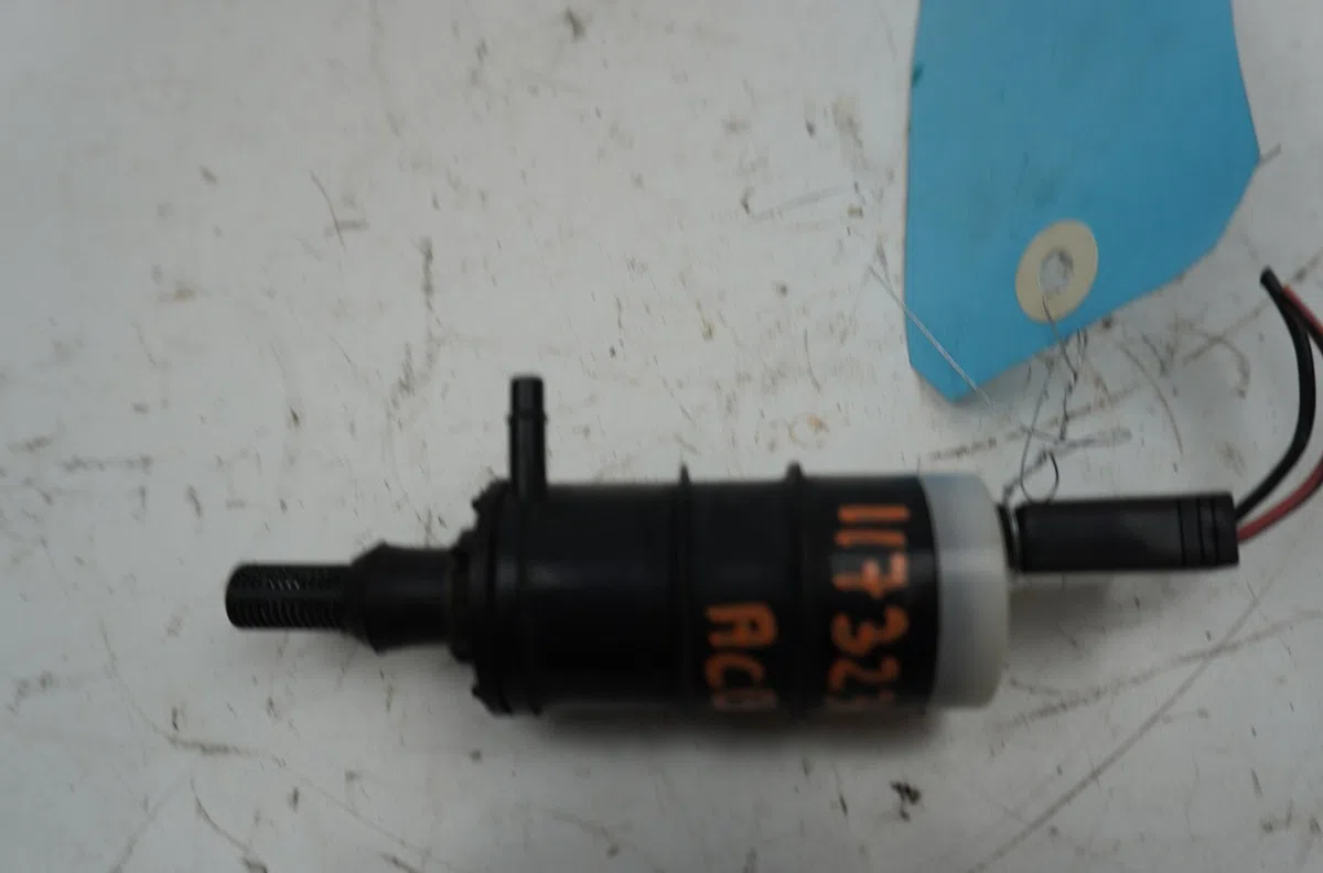 Pompe lave-glace avant Alfa romeo SPIDER (916_) 2.0 t.spark 16v (916s2c00) (1995-2005) occasion