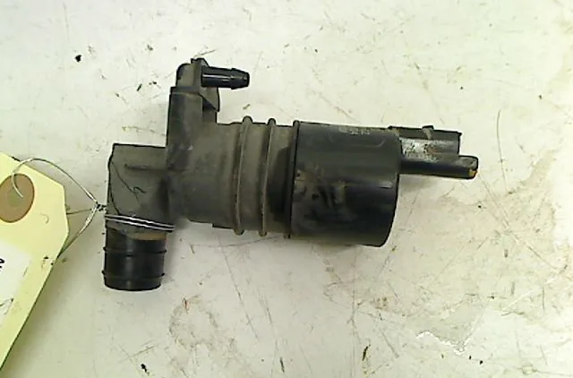 Pompe lave-glace avant Audi A3 (8P1) 1.6 tdi (2009-2012) occasion