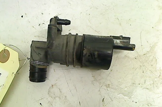 Pompe lave-glace avant Audi A3 (8P1) 1.6 tdi (2009-2012) occasion