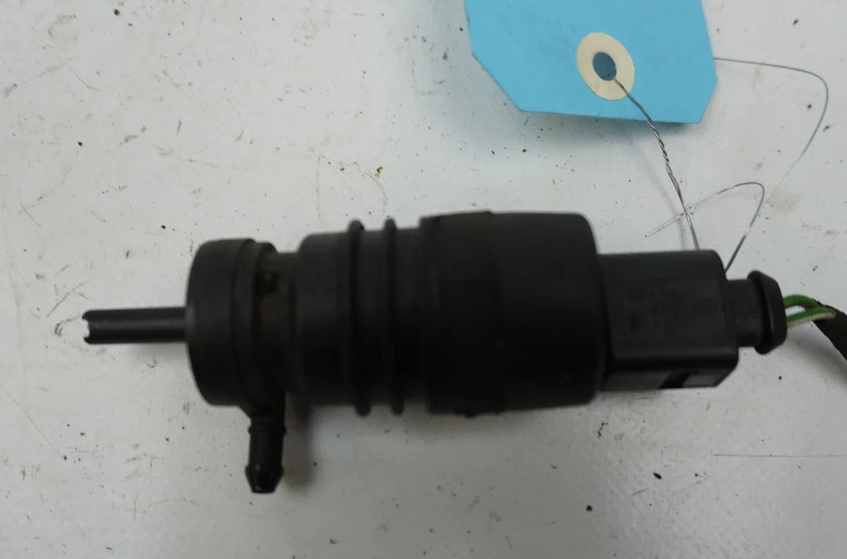 Pompe lave-glace avant Audi TT (8J3) 2.0 tfsi (2006-2010) occasion