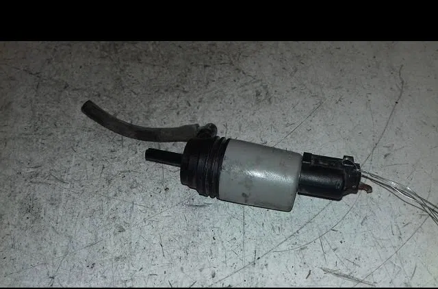 Pompe lave-glace avant Bmw 5 (E60) 525 d (2004-2010) occasion