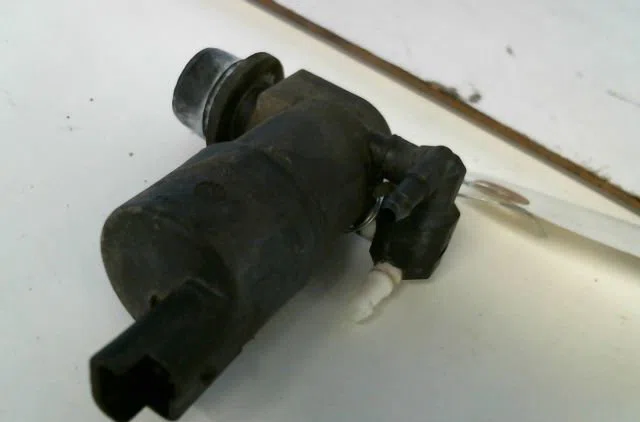 Pompe lave-glace avant CITROEN C2 occasion