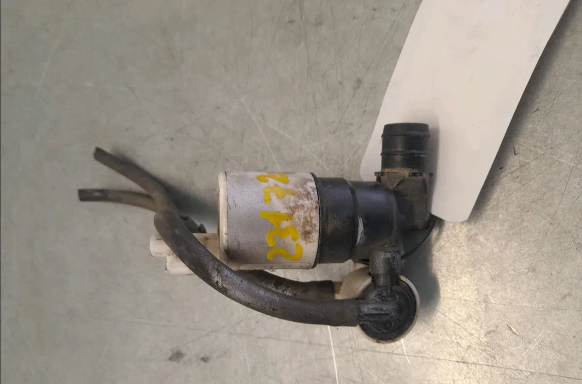 Pompe lave-glace avant Citroen C4 II (NC_) 1.6 bluehdi 100 (2014) occasion