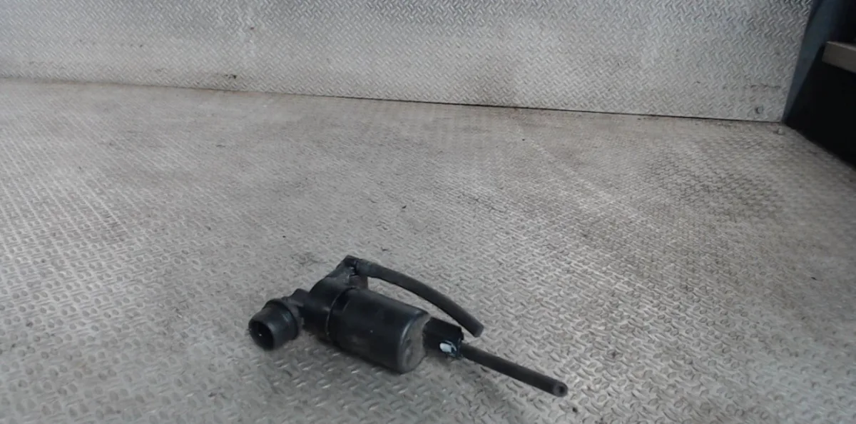 Pompe lave-glace avant DACIA SANDERO 2 SANDERO 2 PHASE 1 occasion