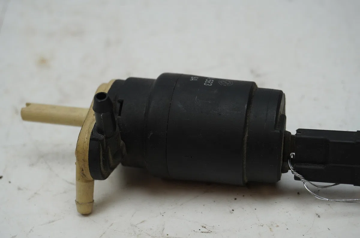 Pompe lave-glace avant Fiat PUNTO (176_) 1.2 16v (1997-1999) occasion