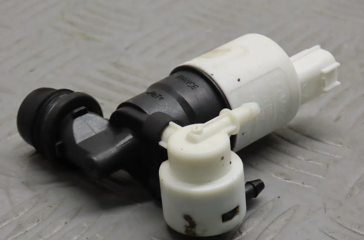 Pompe lave-glace avant Ford C-MAX II (DXA-CB7, DXA-CEU) 1.6 tdci (2010-2019) 5 portes occasion