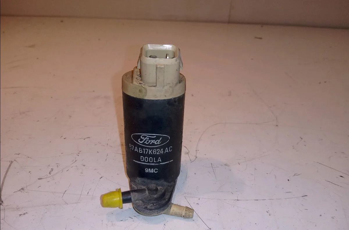 Pompe lave-glace avant Ford FIESTA III (GFJ) 1.1 (1989-1995) occasion