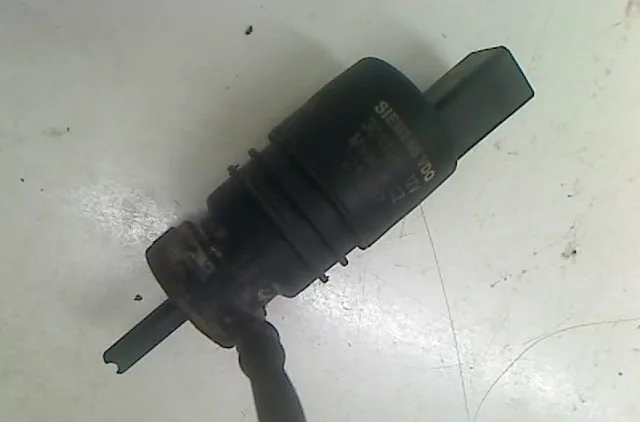 Pompe lave-glace avant Honda CIVIC VIII Hatchback (FN, FK) 2.2 ctdi (fk3) (2005) 5 portes occasion