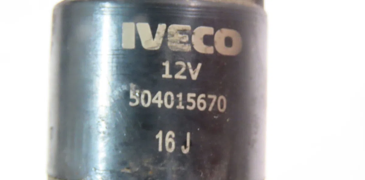 Pompe lave-glace avant Iveco DAILY VI Camionnette 33s14, 35s14, 35c14 (2016) 3 portes occasion