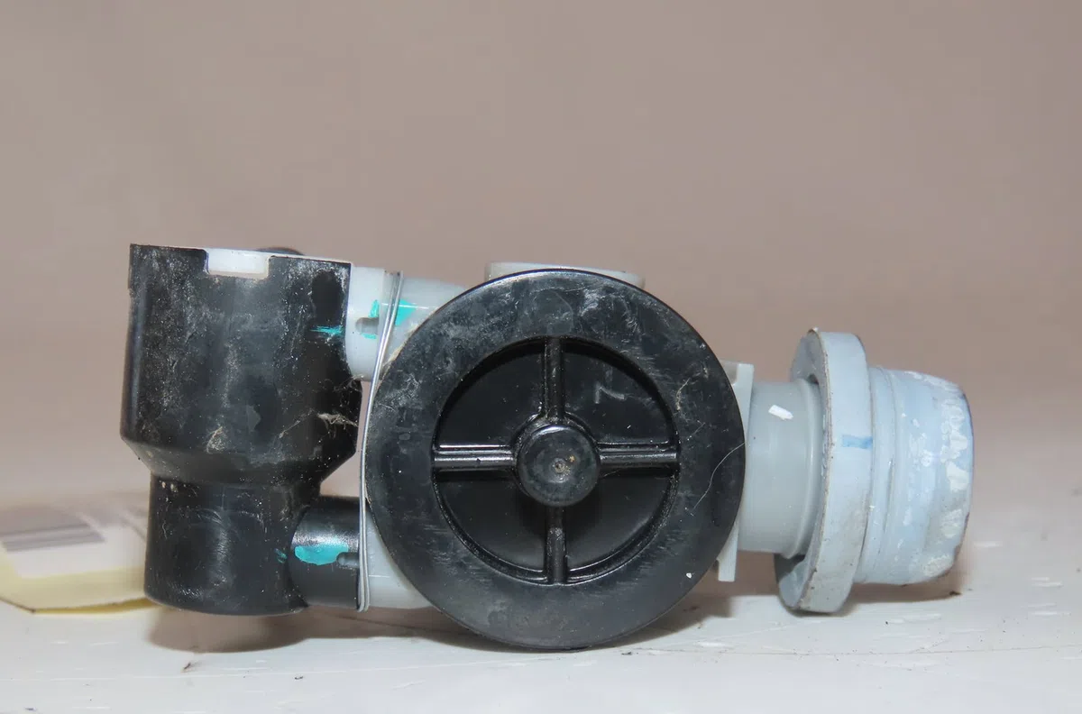 Pompe lave-glace avant Mazda 2 Berline bicorps trois ou cinq portes (KB) 1.5 hybrid (kbac3x) (2022) occasion