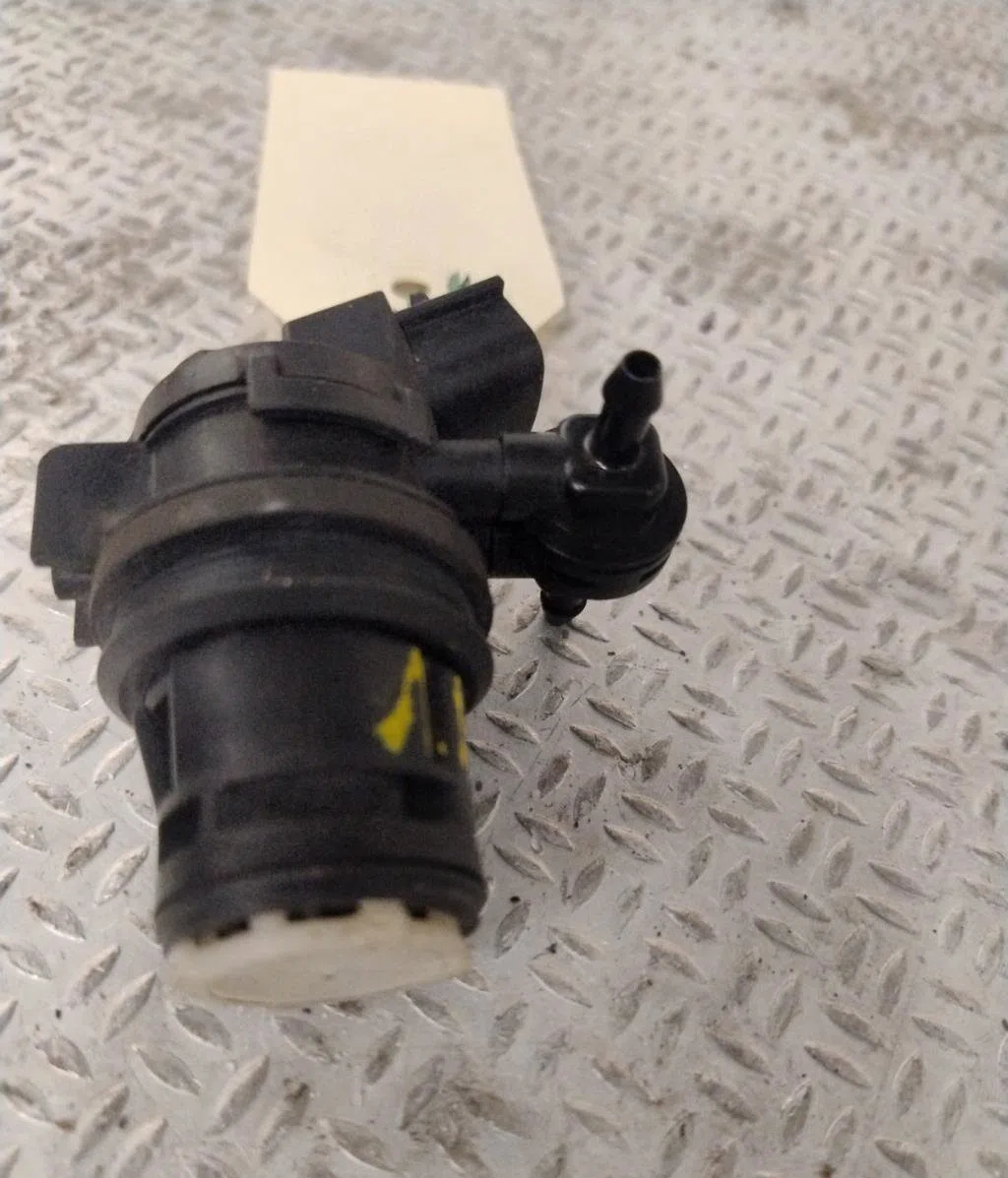 Pompe lave-glace avant MAZDA 3 2  0 occasion