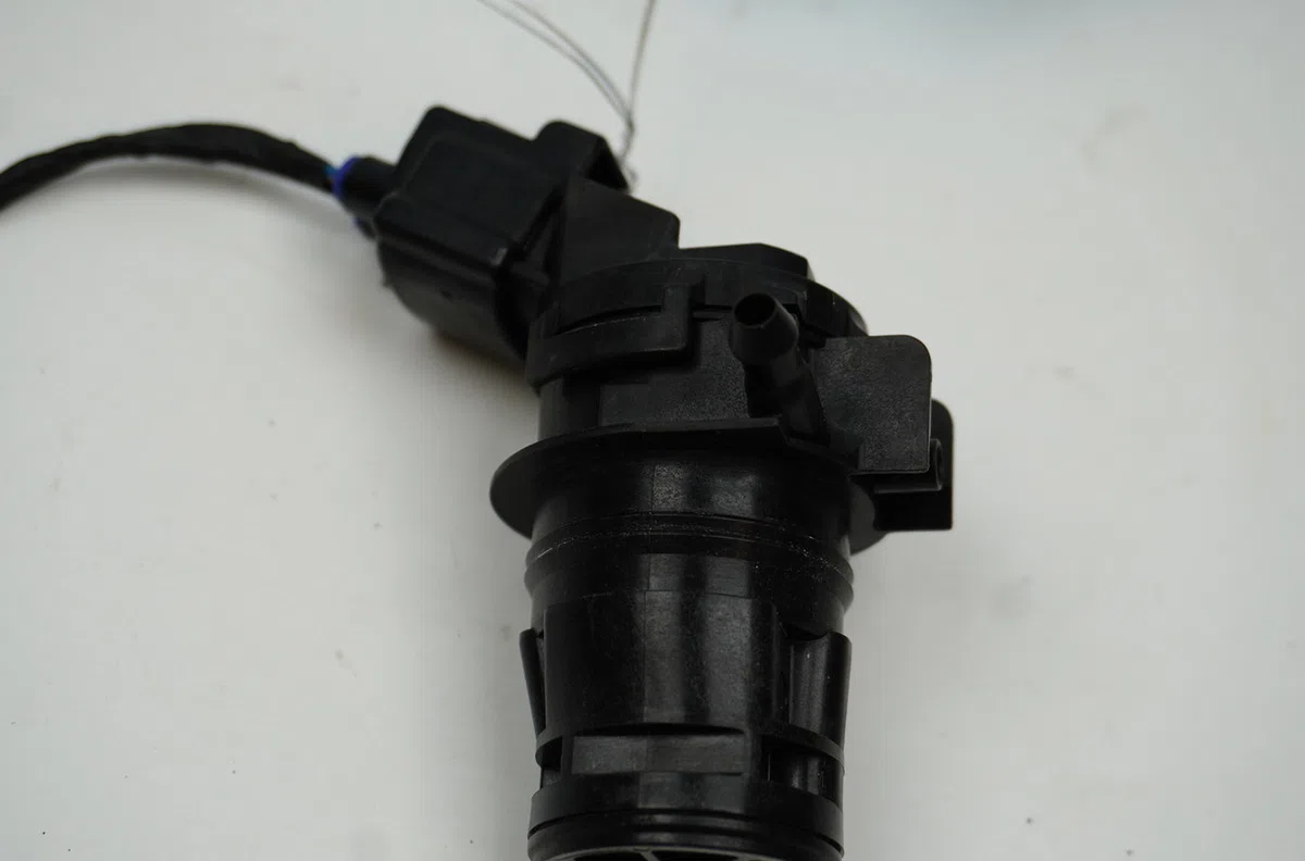 Pompe lave-glace avant Mazda 6 Hatchback (GG) 2.0 (gges) (2002-2007) occasion