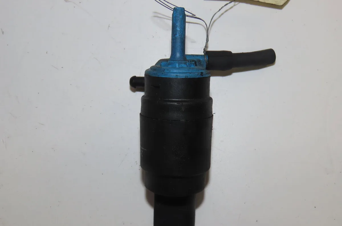 Pompe lave-glace avant Mercedes-benz CLASSE A (W168) A 160 (168.033, 168.133) (1997-2004) occasion