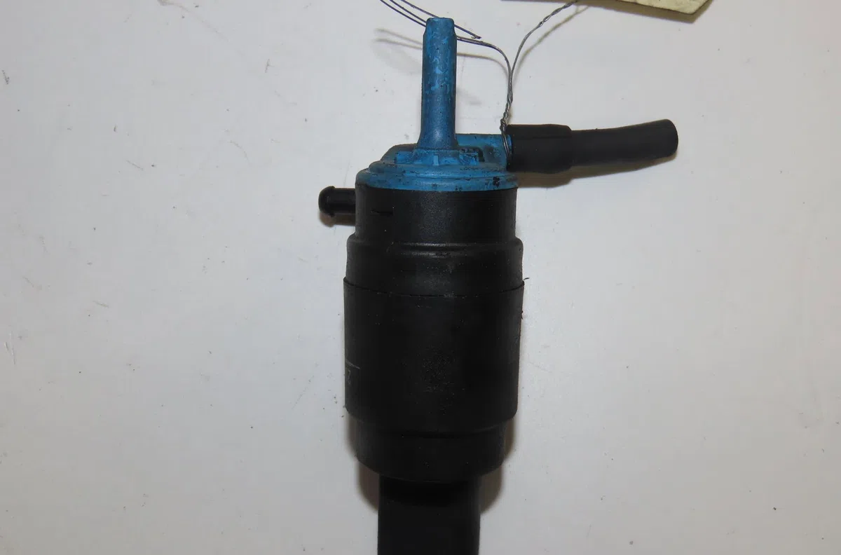 Pompe lave-glace avant Mercedes-benz CLASSE A (W168) A 160 (168.033, 168.133) (1997-2004) occasion