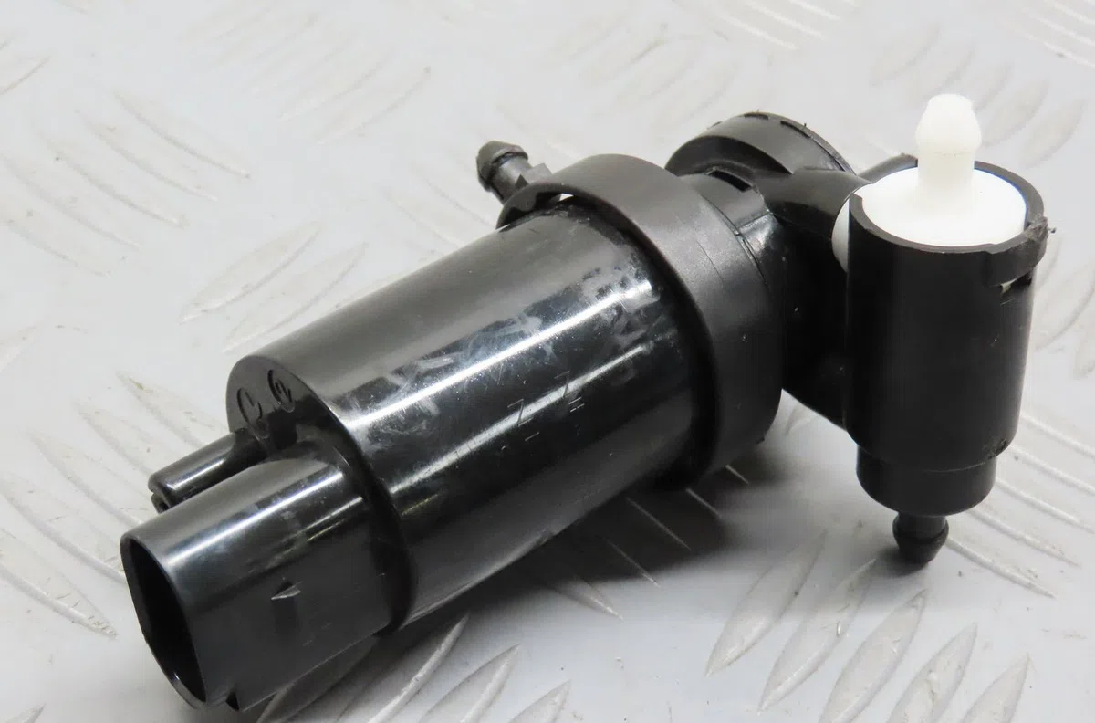 Pompe lave-glace avant Mercedes-benz CLASSE A (W176) A 180 (176.042) (2012-2018) occasion