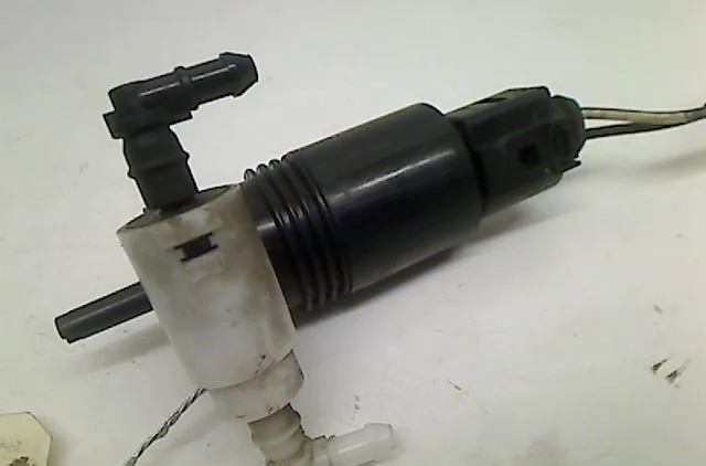 Pompe lave-glace avant Mercedes-benz CLASSE M (W164) Ml 63 amg 4-matic (164.177) (2006-2011) occasion
