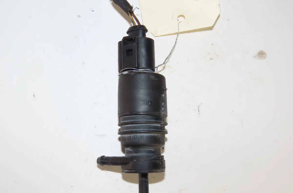 Pompe lave-glace avant Mercedes-benz CLK (C208) Clk 200 (208.335) (1997-2002) occasion