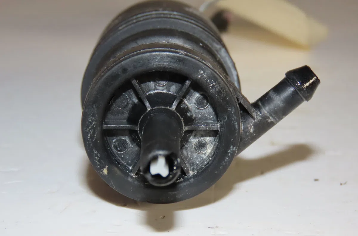 Pompe lave-glace avant Mercedes-benz CLK (C208) Clk 200 (208.335) (1997-2002) occasion