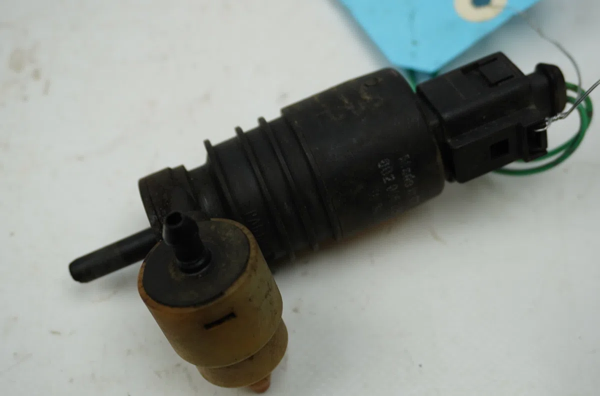 Pompe lave-glace avant Mitsubishi COLT VI (Z3_A, Z2_A) 1.3 (z21a) (2004-2012) occasion