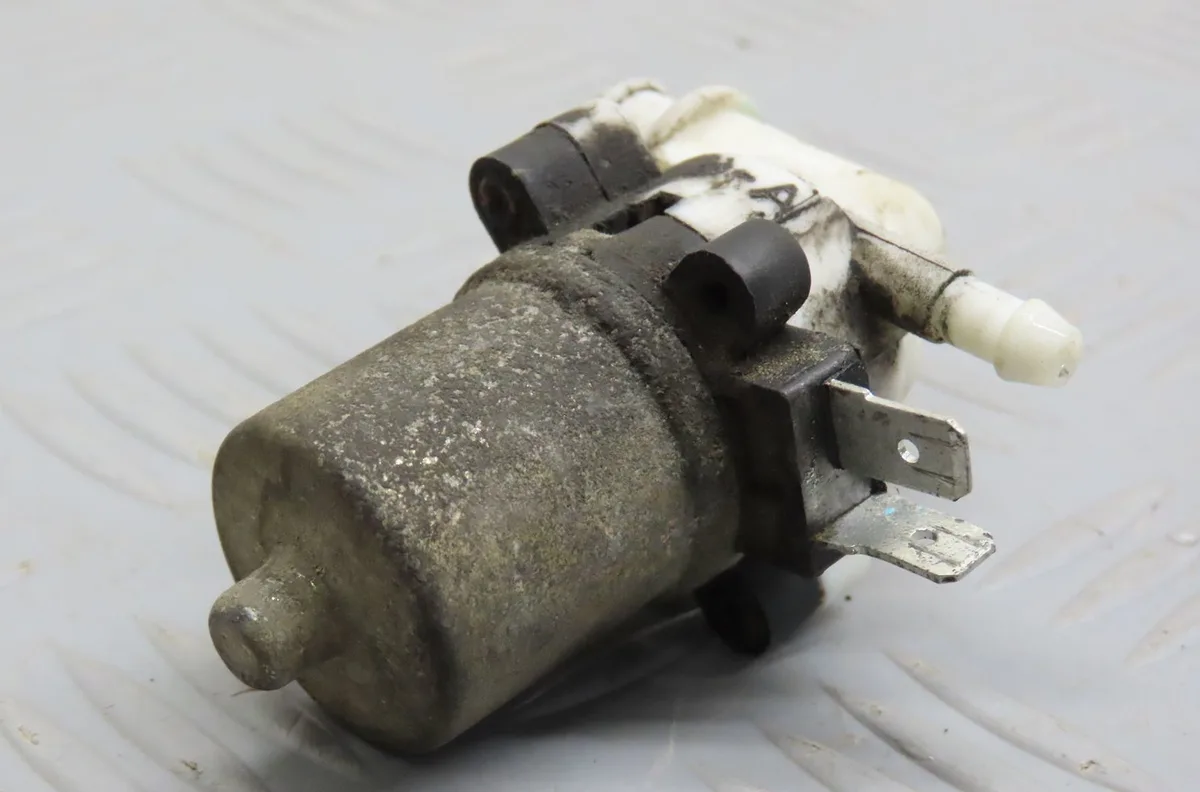 Pompe lave-glace avant MITSUBISHI L200 II 2.5 TD 115ch occasion