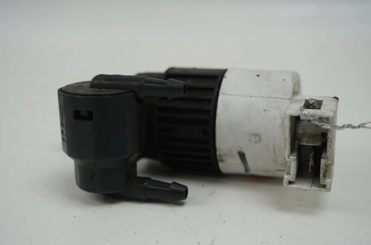 Pompe lave-glace avant Nissan MICRA II (K11) 1.0 i 16v (1992-2000) occasion